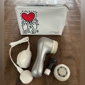 Clarisonic Mia 2 Silver Cleansing Brush with White Pouch